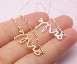 mrs jewelry Canada - 1 English alphabet MRS Ms abbreviation chain Bracelet Petite Love Lady Letter Sign Simple and Beautiful Print Lucky woman mother men's family gifts jewelry