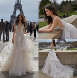 Elegant A Line Wedding Dresses Applique Tulle Backless Wedding Gowns V Neck Sweep Train Vestidos De Novia