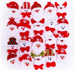 Christmas Gift LED Glowing Santa Snowman Deer Bear Glow Flashing Cartoon Brooch Badge Toy Christmas Luminous Decoration SN1418