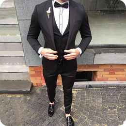 High Quality One Button Black Wedding Groom Tuxedos Peak Lapel Groomsmen Men Formal Prom Suits (Jacket+Pants+Vest+Tie) W143