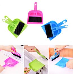 Plastic Mini Desktop Brush Microwave Sweep Clean The Computer Keyboard Cleaning Brush Small Broom Dustpan Dust Cleaning Tools