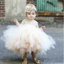 Pas cher 2020 fleur mignonne filles Robes bébé bébé enfant en bas âge Baptême Vêtements à manches longues en dentelle Tutu boule Robes de fête d'anniversaire robe BM1631