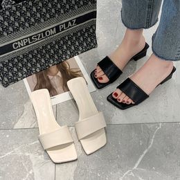 2020 New Women Slipper Summer Outdoor Females Sandal Square Low Heel Slip On Flip Flop Elegant Dress Woman Slides Shoes