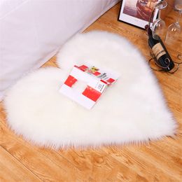 autumn and winter new thickened heart shaped long hair rug desktop coffee table coaster can be customized size home decoration rug 7090cm