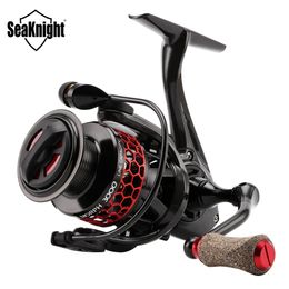 SeaKnight MORPH 8-10KG Drag Power 2000 3000 Spinning Reel 5.2:1 Fishing Reel C60 Carbon Fibre Spinning Wheel for Carp Fishing