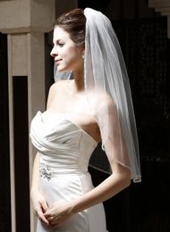 New Designer Elegant High Quality In Stock Amazing Real Picture One Layer Beaded Edge Wedding Veils White Ivory Elbow Length Alloy Comb