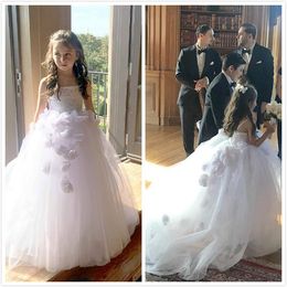 Cheap Lace White 2019 African Flower Girl Dresses Hand Made Flowers Little Girl Wedding Dresses Vintage Child Communion Pageant Gowns