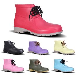 I migliori stivali da pioggia da uomo 2019 Assicurazione sul lavoro bassa Scarpe da minatore Design senza marchio Puntale in acciaio Nero Giallo Rosa Rosso Viola Verde scuro 38-44