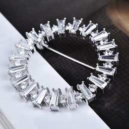 Wholesale- Pins and Brooches for Hijab Hollow Circle Rhinestone Cubic Zirconia Broches Vintage Brooch for Women Wedding Jewelry X020