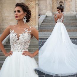 2019 Sheer Neck A Line Wedding Dresses Jewel Sleeveless Vintage Lace Appliqued Beaded Wedding Dress Bridal Gowns Tiered Tulle Skirts