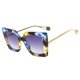 Fashion Oversize Sunglasses Women Pearl Temples Square Frame Sun Glasses Printing 7 Colours Wholesale