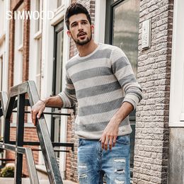 SIMWOOD 2018 autumn New Striped Sweater Men Contrast Color Slim Fit 100% Cotton O-neck Plus Size Knitted Pullovers MT017015 S917