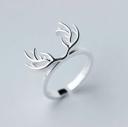 Elegant Fashion Jewelry Rings Cute Animal Deer Antler Rings Opener Ring for Women Animal Ring Valentine and Christmas Gifts