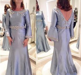 Silver Vintage Mother Of The Bride Dresses Jewel Neck Pearls Long Sleeves V Neck Sweep Train Plus Size Groom Mom Wedding Guest 2020
