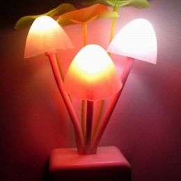 Новый гриб night light EU / US Plug Light Sensor 3LED красочная Лавовая лампа детская комната детская комната ночник лампа