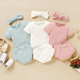 Yaz Bebek Giyim Setleri Bebekler Yumuşak Pamuk Katı Kıyafetler Çocuklar Kısa Kollu T-Shirt Üst + Kısa Pantolon + Bantlar 3 adet / takım Çocuk M1715