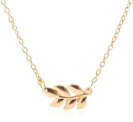 Small fresh necklace literary female necklace leaf grass pendant clavicle chain Wy449
