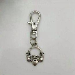 Pretty Irish Claddagh Charm Keychain Vintage Silver Fashion Pendant For Car Key Ring Handbag Creative Gift Jewellery Accessories 793