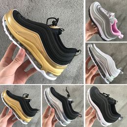 {keywor d} scarpe nike portachiavi
