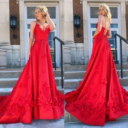 Red 3D Appliqued Prom Dresses Spaghetti Straps V Neck A Line Beaded Evening Gowns Plus Size Sweep Train Satin Formal Dress 407