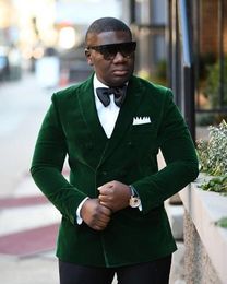 New Stylish Design Groom Tuxedos Double Breasted Green Velvet Peak Lapel Groomsmen Best Man Suit Mens Wedding Suits (Jacket+Pants+Tie) 924