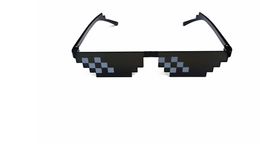 10pcs / lot Thug Life Deal con It Sunglasses da sole Occhiali da uomo Donna Vendita Occhiali da sole Occhiali da sole Olygonal 8 Bits Style Pixel con naso