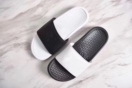 Designer-ps Gear Bottoms Non-Slip Scuffs Beach Hotel Shower Room Indoor Brand Design Sandals Outdoor Shoes
