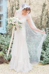 Tulle High Quality Best Selling One Layer Lace And Cut Edge Wedding Veils Bridal Champagne Red White Ivory Floor Length Alloy Comb