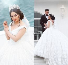 2020 Saudi Arabic Ball Gown Princess Wedding Dresses V-Neck Lace Appliques Corset Back Plus Size Mariage Gowns Court Train Robe De Mariee