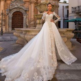 Abiti da sposa a sirena a maniche lunghe Treno staccabile 2022 Abiti da sposa con applicazioni di pizzo con spalle scoperte Abiti da sposa con bottoni