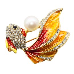 Fashion freshwater pearl jewelry alloy diamond goldfish pearl brooch for wife's surprise gift