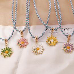 2020 Bohemian Cute Daisy Bee Charms Pendant Necklace for Women Gilrs Sunflower Friendship Necklace Fashion Jewellery