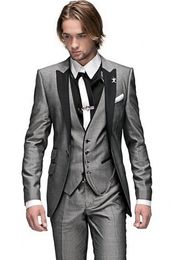 Fashion Light Grey Groom Tuxedos Peak Lapel Groomsmen Mens Wedding Dress Handsome Man Jacket Blazer 3 Piece Suit(Jacket+Pants+Vest+Tie) 914