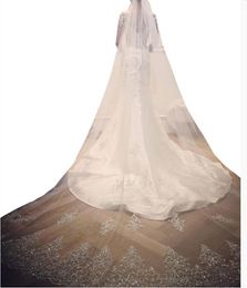 2019 Designed Single Layer Bridal Veils Lace Appliques Beads Sequins New Amazing Wedding Veils Cheap Wedding Dresses Accessories Customized