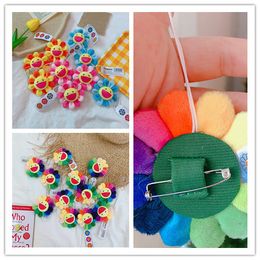 INS Rainbow Flower Strap Pins Plush Sun Flower Brooch Chest Clip Badge Broach Colourful Wallet Pendant Accessories Toy Favour Gifts E3402