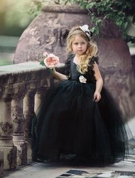 Black Ball Gown Flower Girl Dress Puffy Tulle Lace Cap Sleeves Open Back Cheap Girls Pageant Dresses for Gothic Kid Wedding Gowns