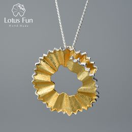 Lotus Fun vero argento sterling 925 fatto a mano gioielleria raffinata matita creativa trucioli ciondolo design senza collana per le donne regalo CX200611