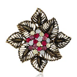 Fashion-European and American fashion diamond-inlaid clothing decoration personality hollow flower brooch retro high-end pin explosion