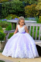 New Cute Princess Lavender Flower Girls Dresses Sleeveless Jewel Neck Lace Appliques Ball Gown Long Girls Pageant Kids Brithsday GownsM29