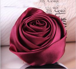 Rosebud Bank Hotel Jewelry Shop Professional Women's Accessories Brooch and Business Pin