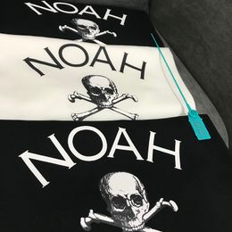 Stylish check Noah NYC Núcleo do crânio do pirata pesado tecido de algodão em torno do pescoço pulôver de manga curta T-shirt preto e branco