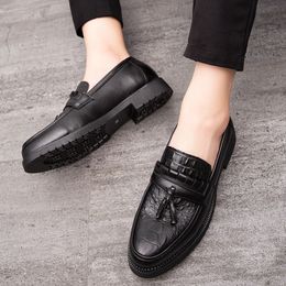 Горячие продажи дизайнер мужские повседневные кожаные ботинки Loafer дышащие заостренные туфли