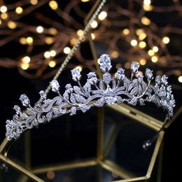 New Fashionable Princess Zircon Tiaras Sweet 16 Girls Simple Wedding Hair Accessories Women Bridal Crowns Crystals Tiaras225c
