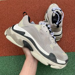 Light Grey Triple S Designer Low Make Old Sneaker Combination Soles Boots Mens Womens Shoes Fashion Sports Casual Shoe chaussures