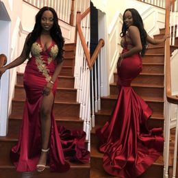 Burgundy Mermaid Backless Prom Dresses Halter Deep V Neck Beaded Appliqued Formal Dress Sweep Train Satin Side Split Evening Gowns