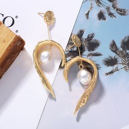 Wholesale-hot new fashion designer exaggerated geometry irregular golden leaves pearl pendant stud earrings for women girls