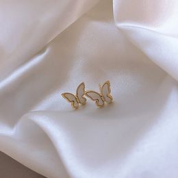Butterfly Wing Earrings Mini Delicate White Natural Shell Pearl Butterfly Earrings Female S925 Silver Needle Hypoallergenic