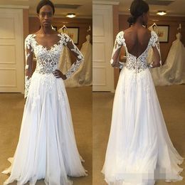 Kleider Batteau Boho Sheer Neck Illusion Langarmes Spitzenapplikat Rückenfreies Chiffon bodenlange Strand Hochzeit Brautkleid