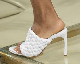 New Hot Branco Nude Knitting Weave Sandals Mulher Runway High Heel Partido Shoes Sapato Aberto à frente Apricot Slides Verão chinelos de praia