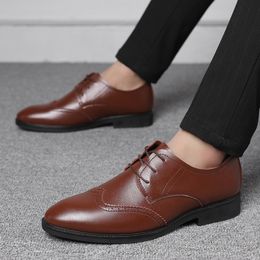 Black Formal Dress Shoes For Men British Designer High Quality Leather Men Brogue Elegant Shoe Comfort Pointed Toe Wedding Flats PPL